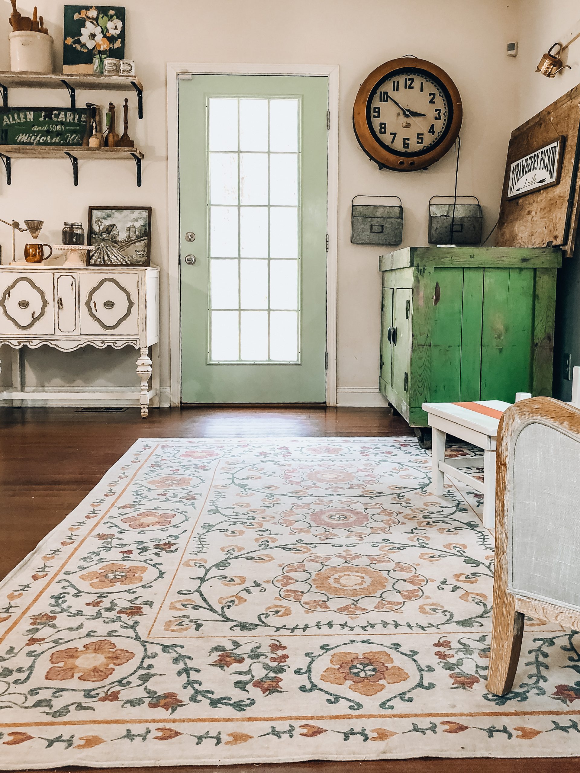 The current kitchen nook.