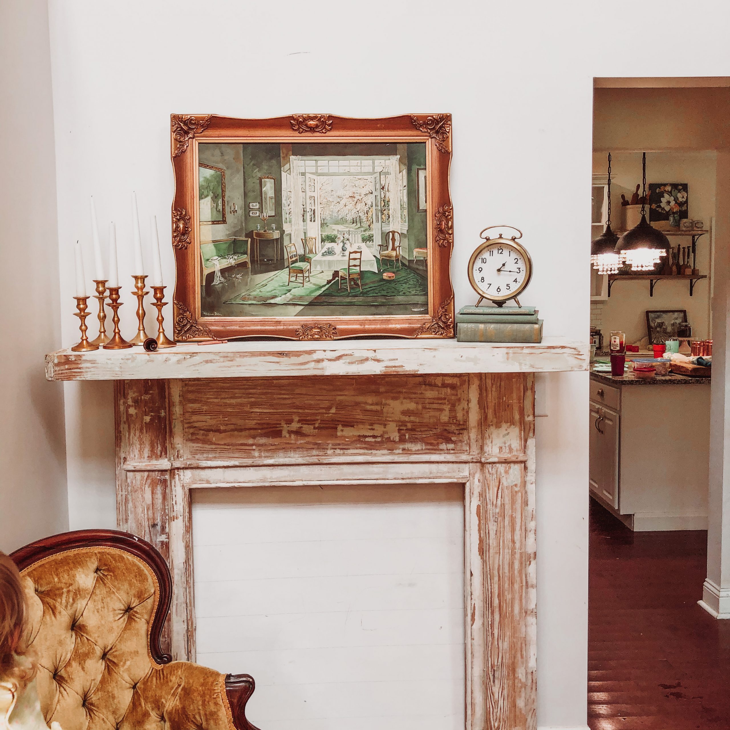 Completed mantel look